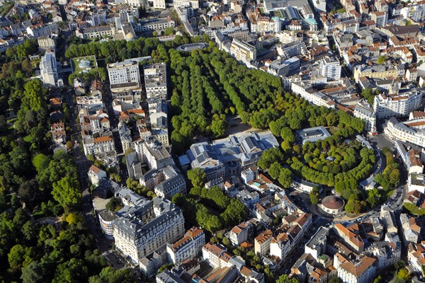 Vichy, Aerial view, Parc des sources Ville de Vichy-L.Plancke